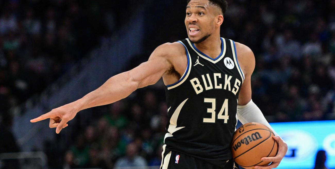 Aplastante triunfo de Milwaukee Bucks para estirar la serie a un quinto partido