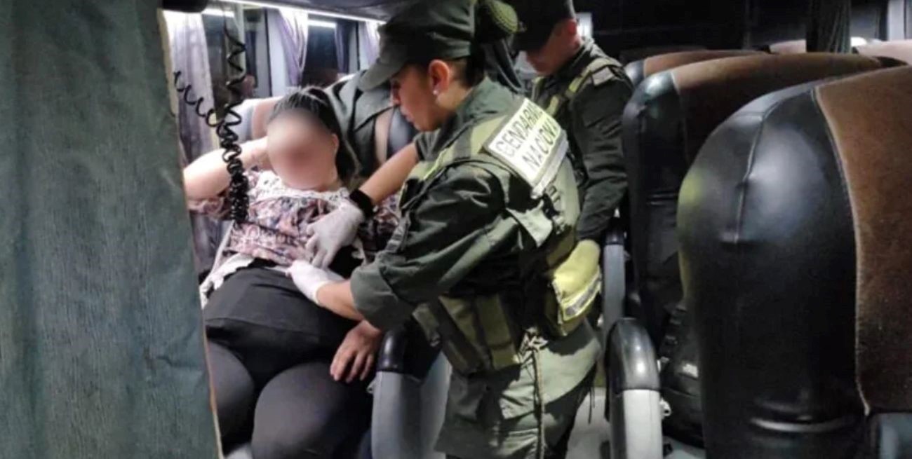 Misiones: detuvieron a una mujer que llevaba 70 celulares ocultos en su cuerpo