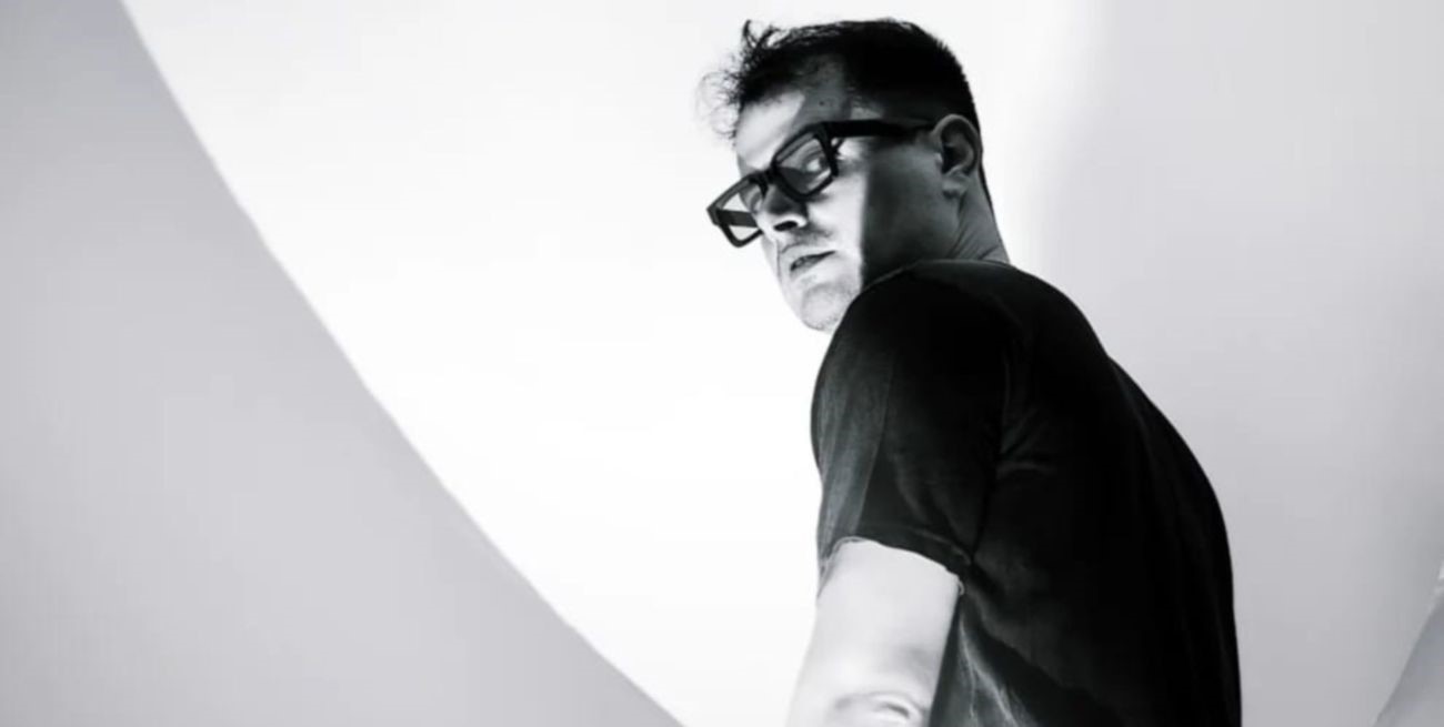 "No soy" y "Escurridizo", los nuevos singles de Juan Bitar