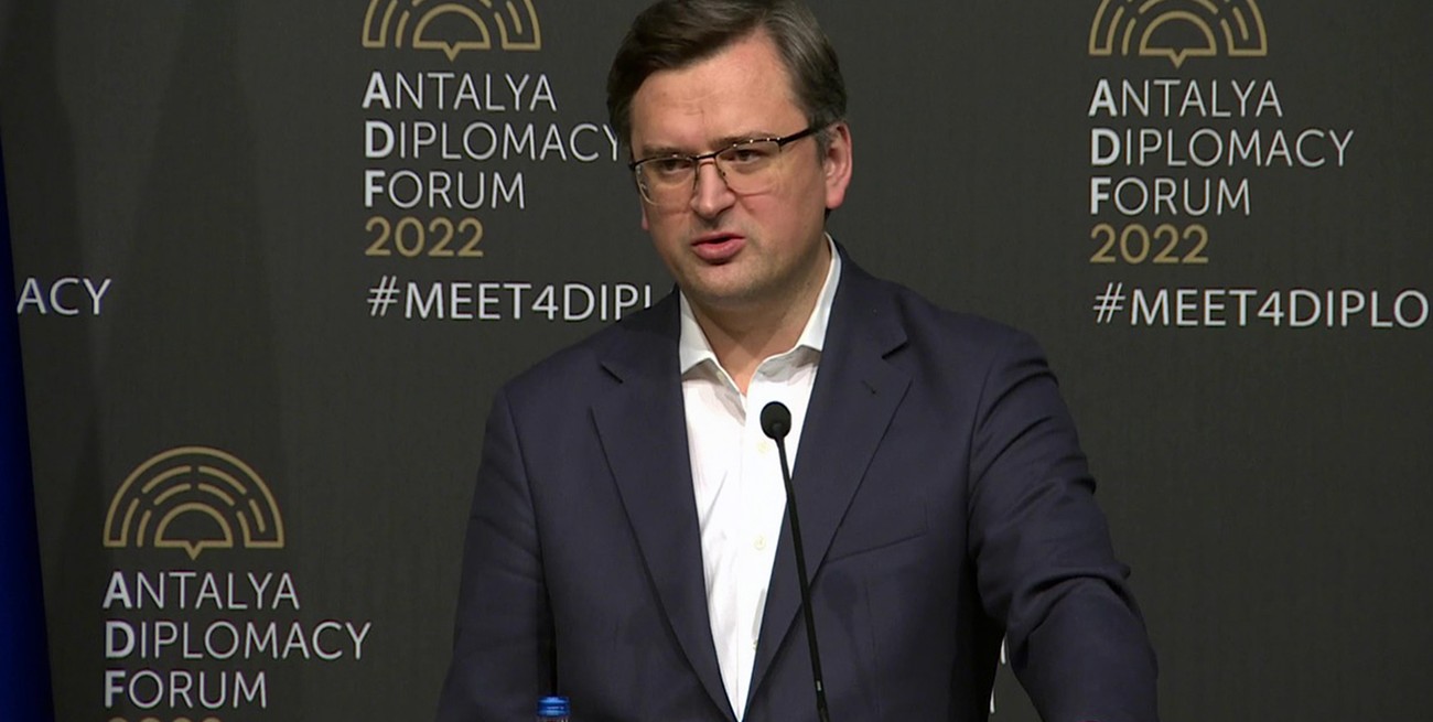 El canciller ucraniano no descarta conversar con Rusia