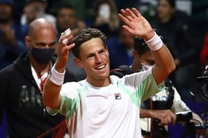Tennis - ATP 250 - Argentina Open - Buenos Aires Lawn Tennis Club, Buenos Aires, Argentina - February 12, 2022
Argentina's Diego Schwartzman celebrates winning his semi final match against Italy's Lorenzo Sonego REUTERS/Matias Baglietto