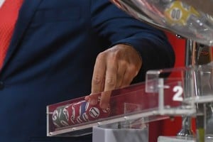 “Hace 20 años que estamos en el barrio, y ya nos dijeron que no nos vayamos, que es la esquina de la suerte, que traemos suerte”, contaron.
Foto: Manuel Fabatía