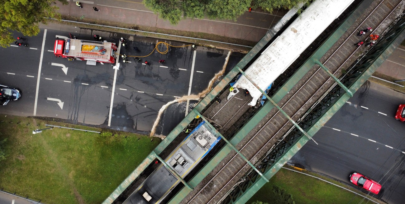 Las impactantes imágenes del choque de trenes en Palermo
