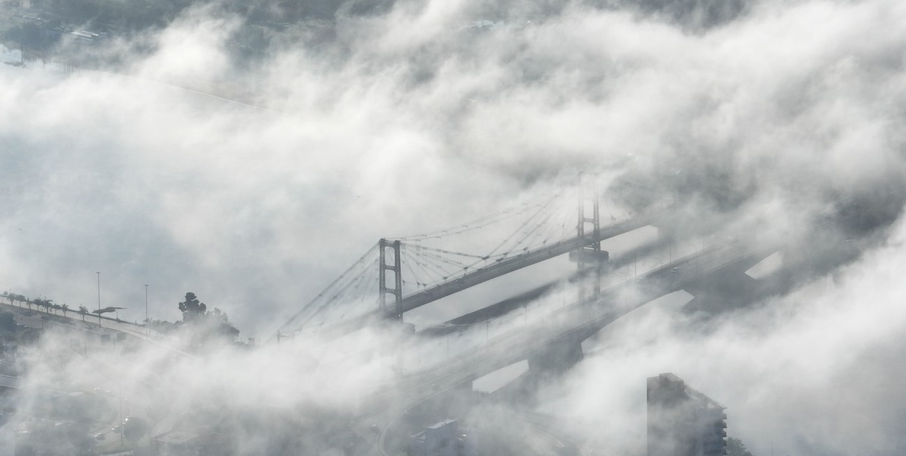 En imágenes: la niebla cubrió laguna Setúbal y la costanera de la ciudad de Santa Fe