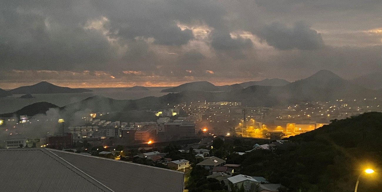 Francia declaró el estado de emergencia por disturbios en Nueva Caledonia