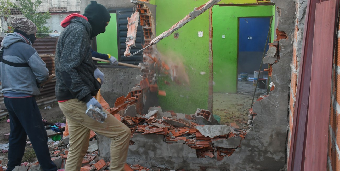 Cococcioni adelantó que seguirán desactivando kioscos de drogas en Santa Fe