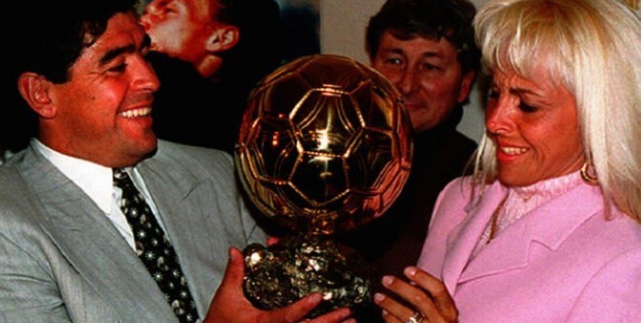 Los herederos buscan frenar la subasta del Balón de Oro de Diego Maradona