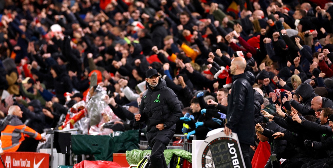 Un club top de la Premier League, busca ayudante de campo por LinkedIn