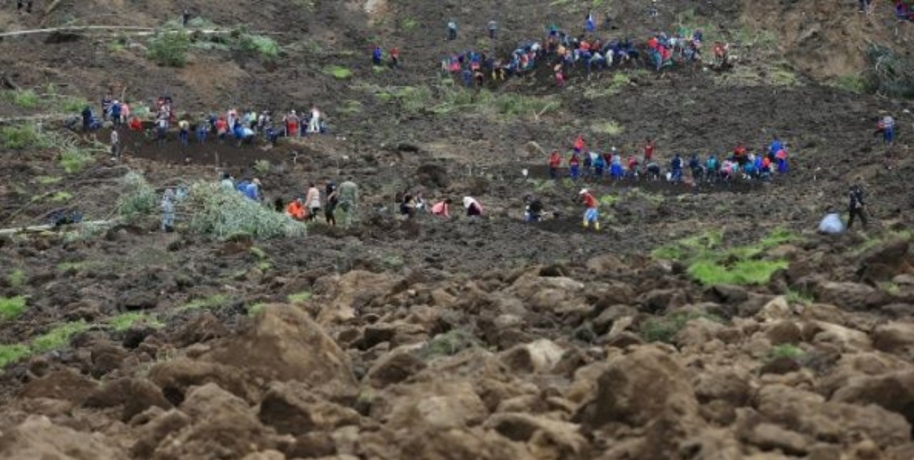 Al menos 100 muertos por un deslizamiento de tierra en Papúa Nueva Guinea