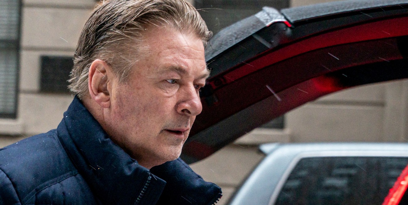 Alec Baldwin: el Juez le negó la petición de retirar acusación por el disparo en "Rust"