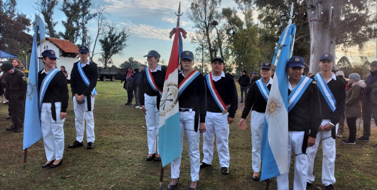 La plaza del pueblo se vistió de fiesta por los festejos del 25 de mayo en Santa Fe