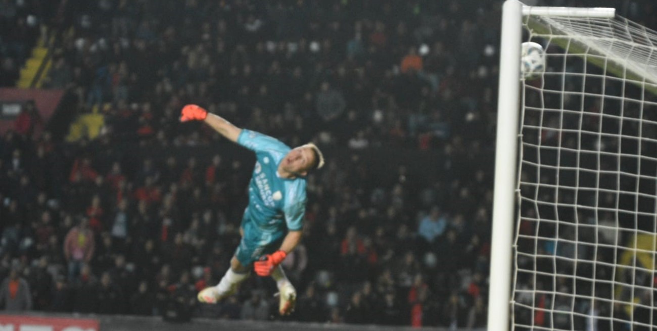 Colón gritó un golazo de Primera ante Rafaela y sueña con volver
