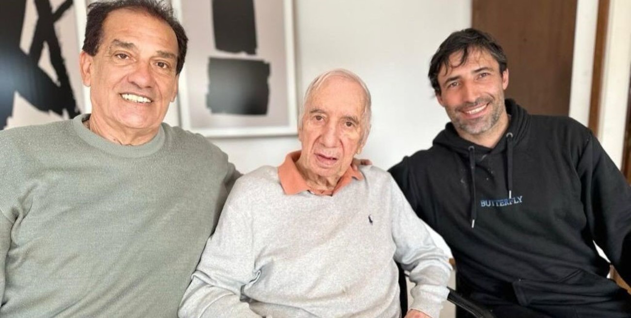 El "Tecla" Farías visitó a Carlos Bilardo: la foto del encuentro 