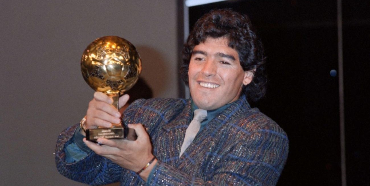 El próximo jueves subastarán el Balón de Oro que Maradona ganó en 1986