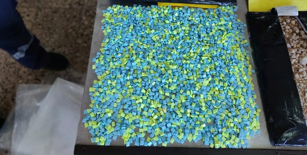Video: una mujer dominicana fue detenida con Corrientes con crack y éxtasis provenientes de Brasil 