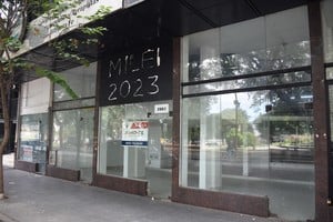 En la ciudad de Santa Fe son 1.338 los locales comerciales vacíos en medio de la crisis. Manuel Fabatía.