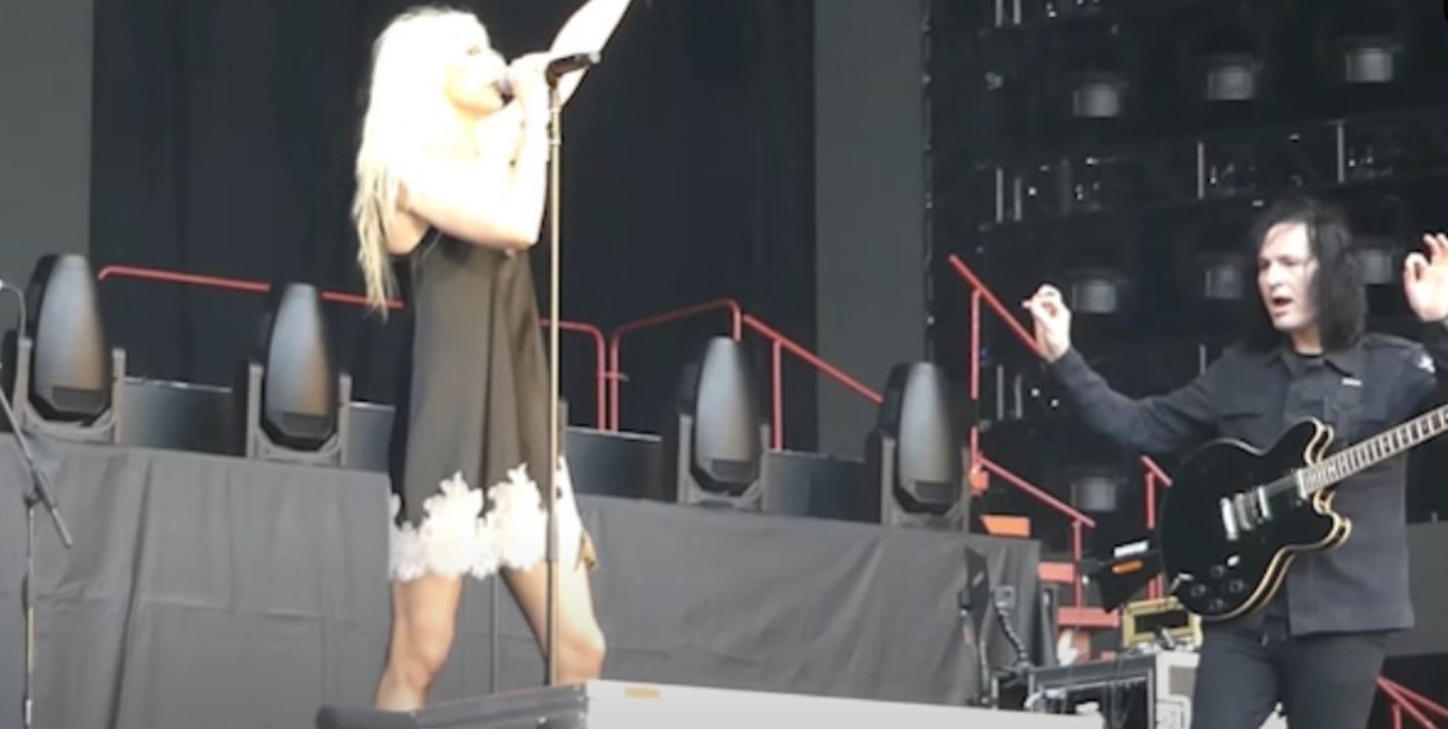 Video: un murciélago mordió a Taylor Momsen mientras cantaba en vivo