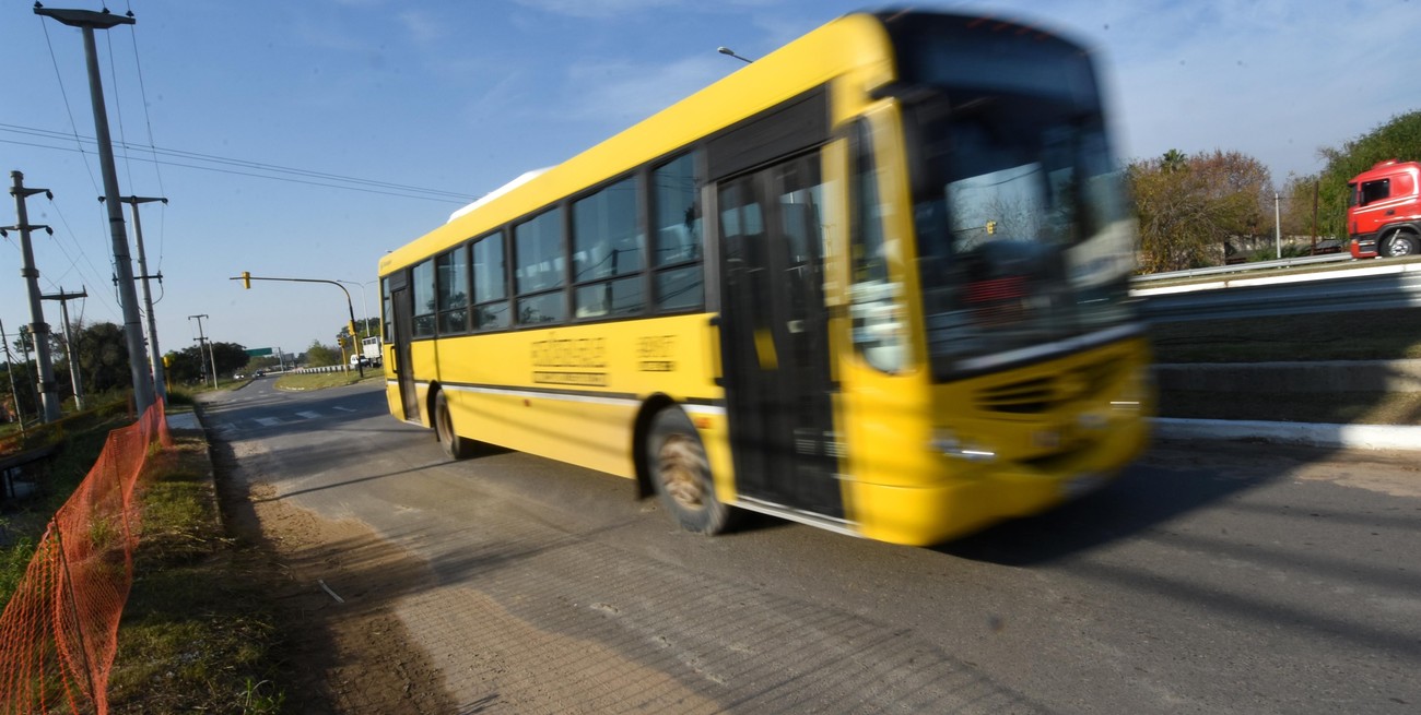 Quedó fuera de servicio la Línea C de colectivos que une cinco localidades del Gran Santa Fe