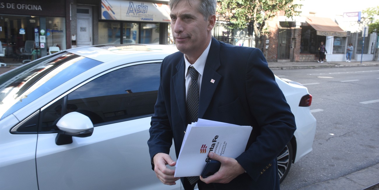 Las cuentas fiscales de Santa Fe arrojaron un abril en rojo, pero un cuatrimestre positivo