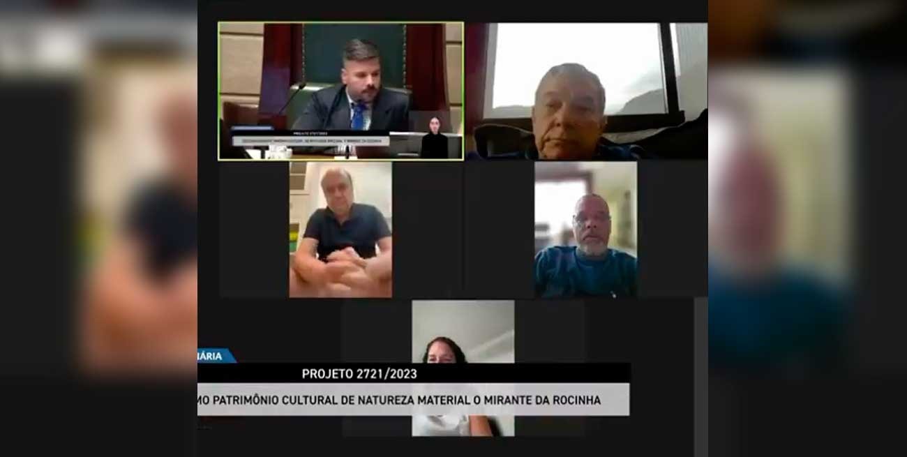 Un papelón en Brasil: concejal se mostró desde el inodoro en medio de una sesión virtual