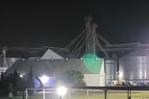 La planta está ubicada en el km 628 de la RN 33, en dirección a Rufino.