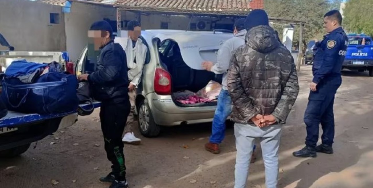 Llevó a su hija de 9 años encerrada en baúl por 200 kilómetros porque "no tenía dónde dejarla"