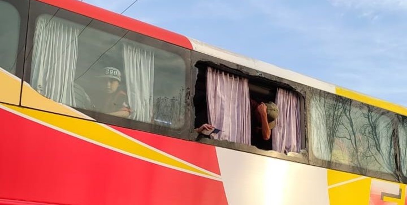 Balearon un micro con simpatizantes de Colón