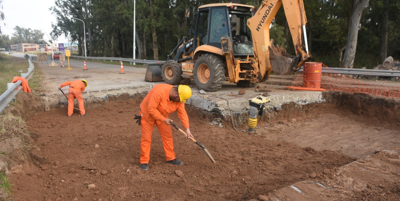 A pesar de ser una obra nueva, reparan por hundimientos el “rulo” de acceso a los countries en Santo Tomé