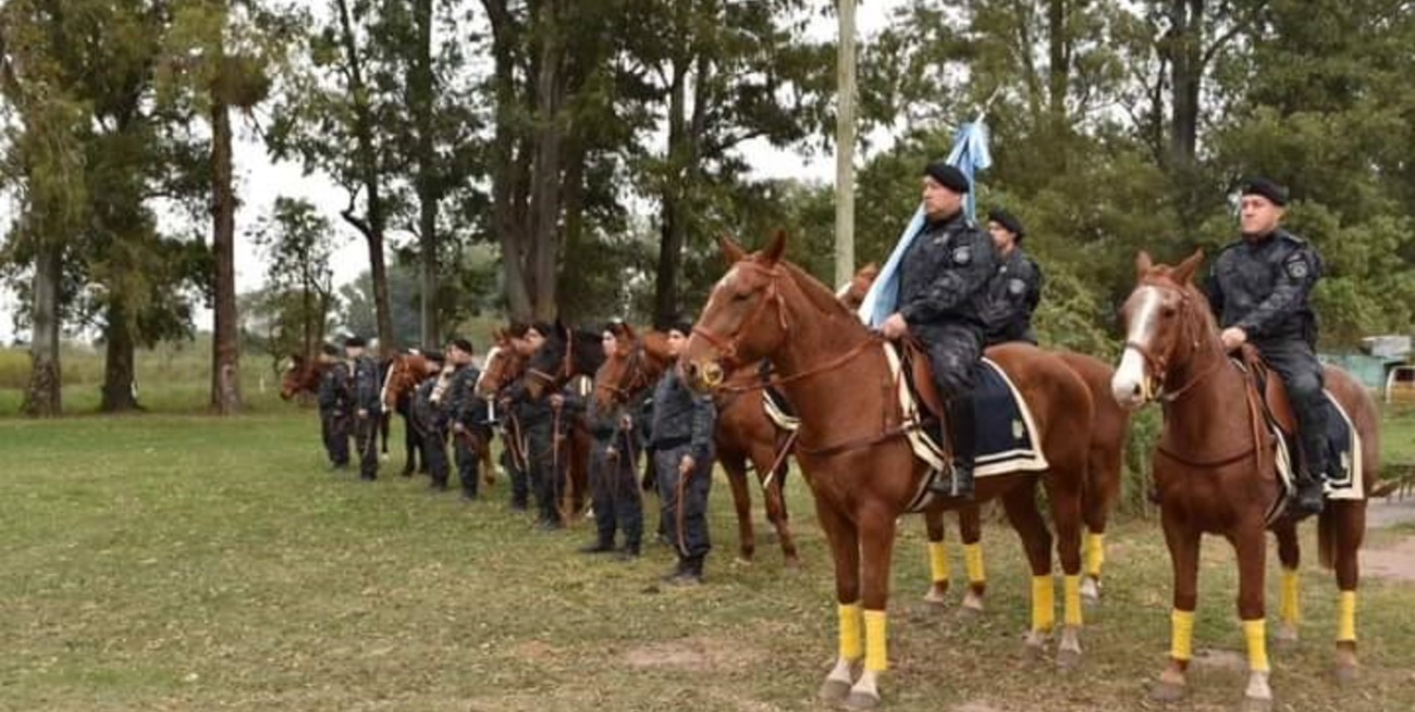 Emotivo pase a retiro de 8 equinos del Cuerpo de Caballería de la URI en Santa Fe
