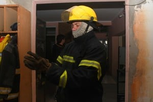 Los bomberos que conducen las autobombas tienen que pagar hasta ahora incluso por una licencia más cara, diferencial. Crédito: Flavio Raina