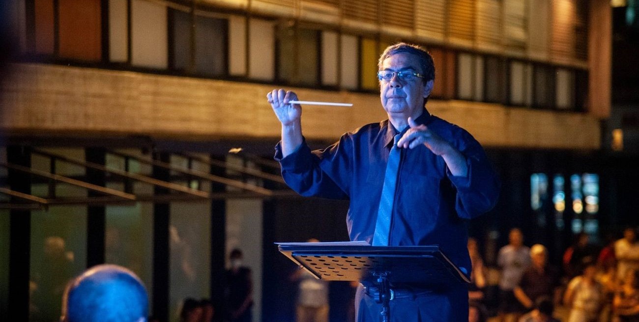 Leonel Lúquez despliega su arte en Rosario con "Garúa"