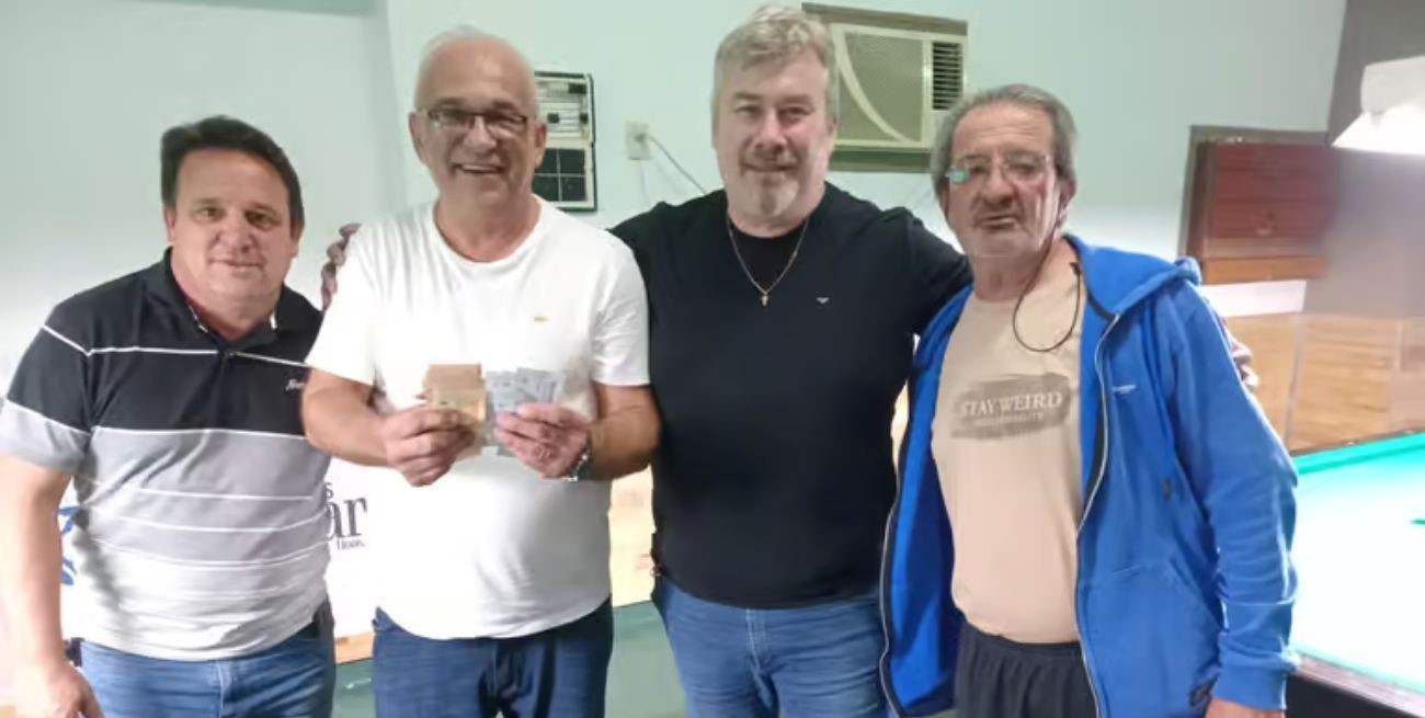 Victoria de López y Capeletti en el Torneo Amistad de Casín