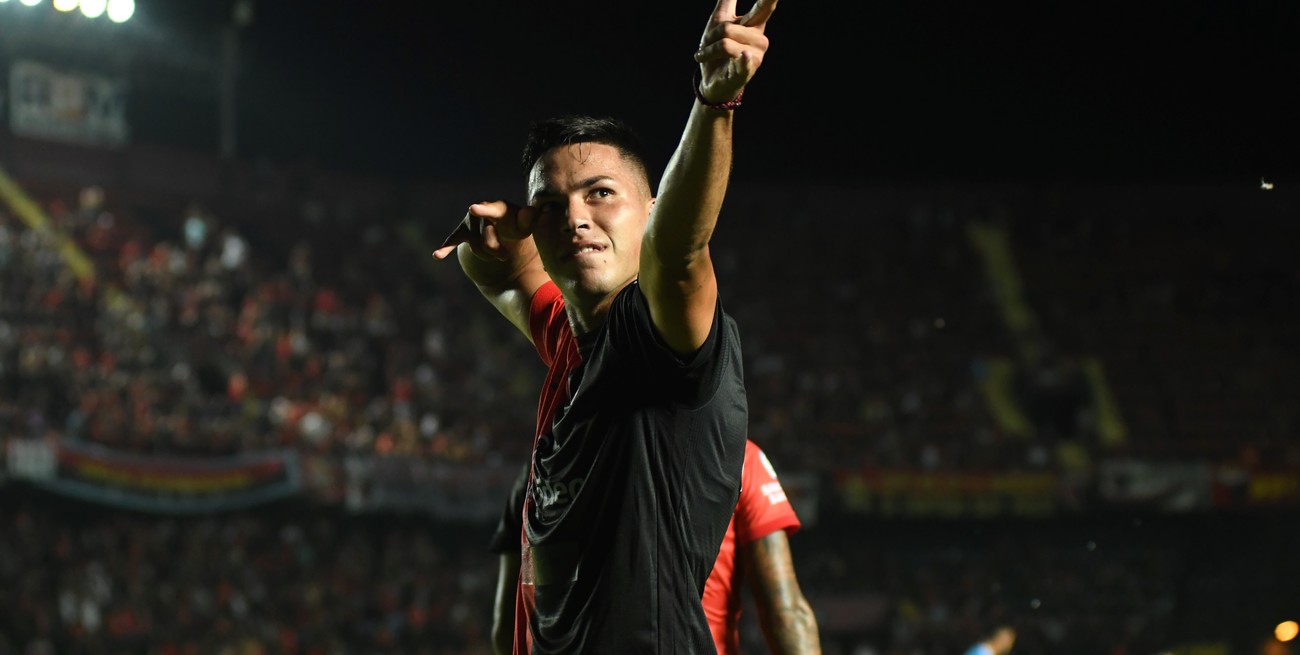 Colón piensa en el viaje a Zárate: será la primera de las 19 "finales"