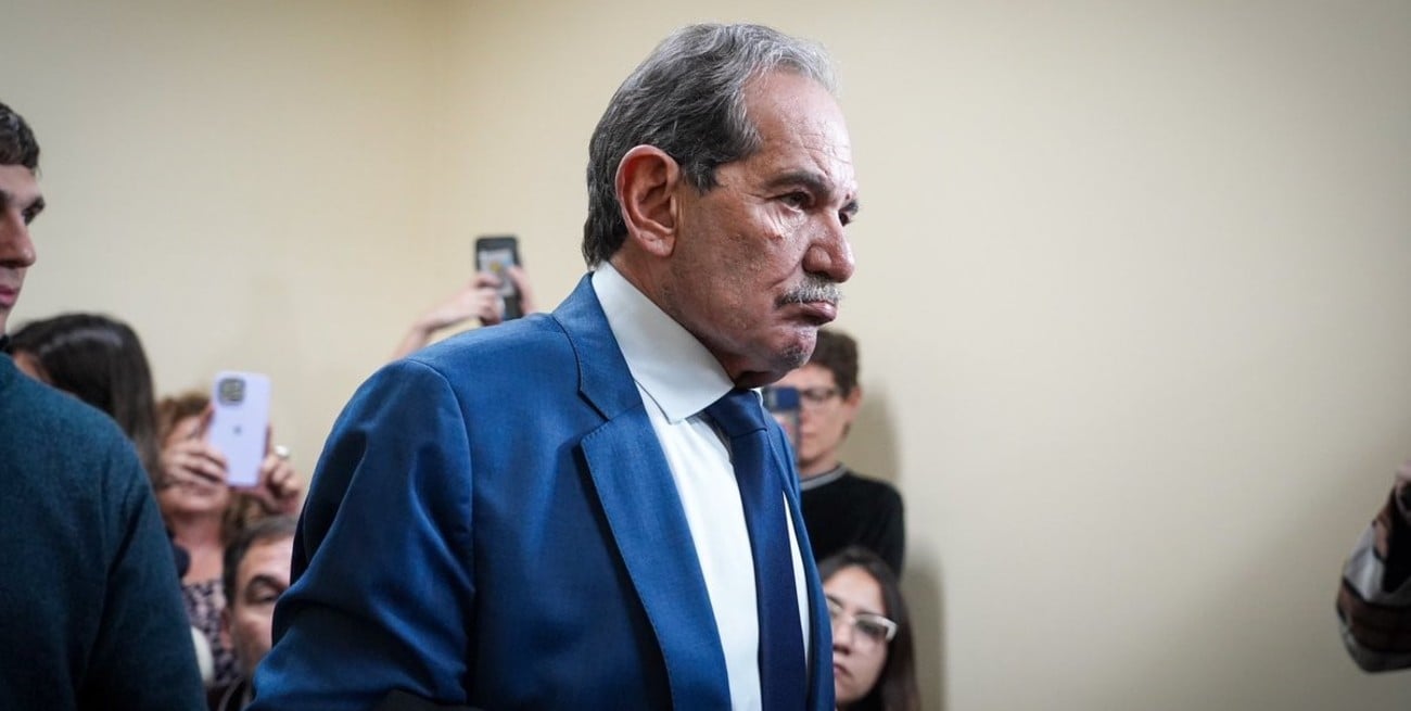 Operaron a José Alperovich por apendicitis mientras cumple condena por abuso