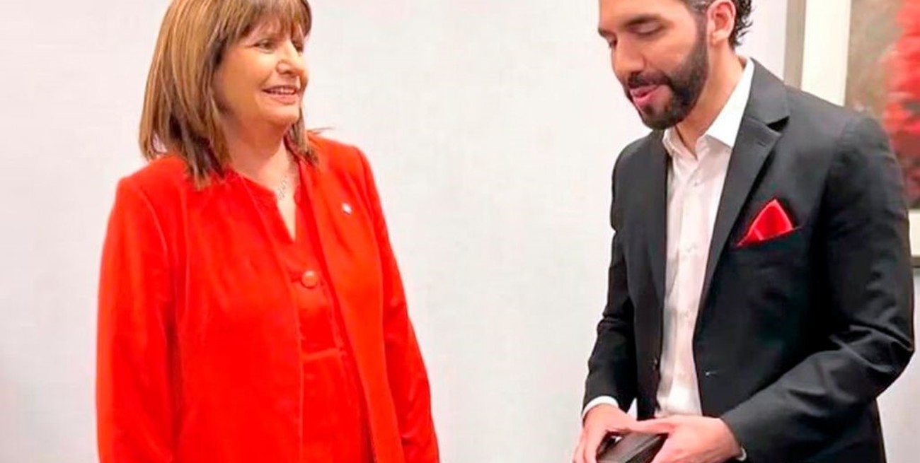 ¿Cómo es el modelo carcelario de El Salvador que Bullrich fue a conocer?