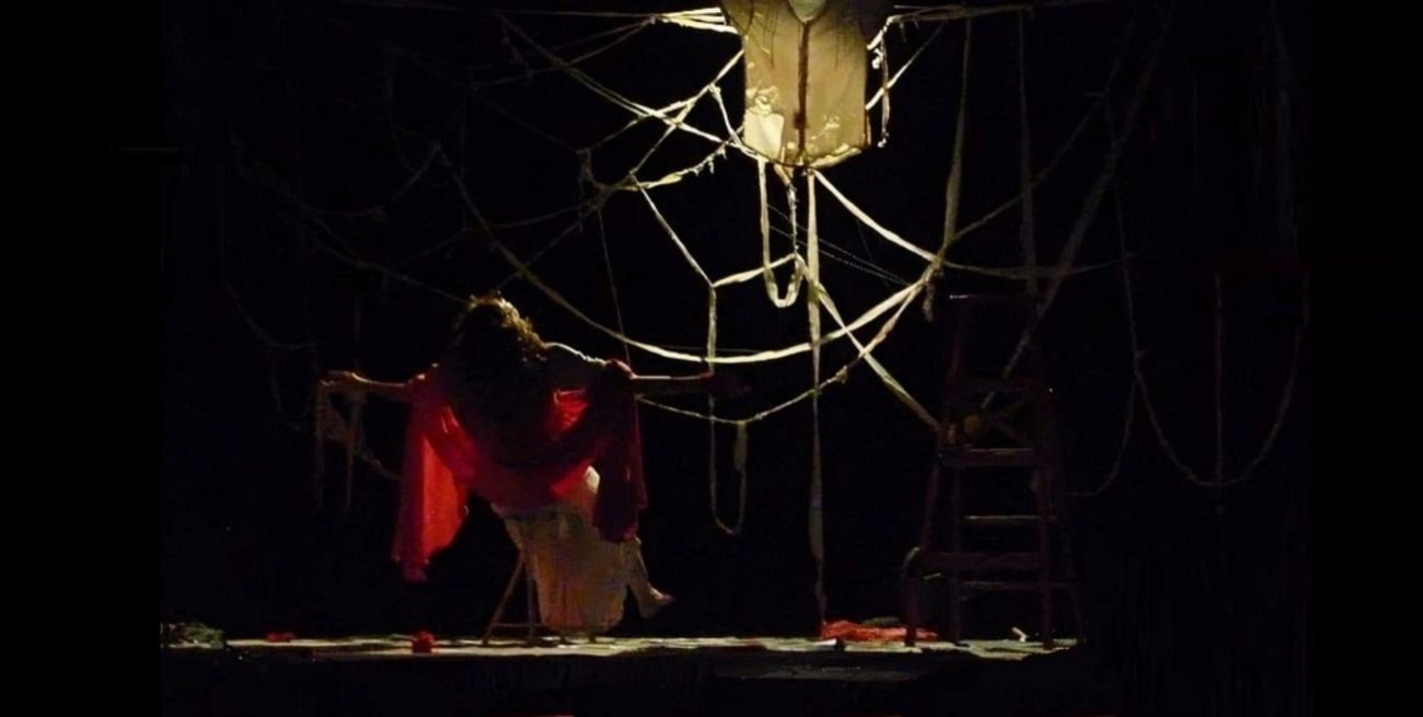 "Me amé, no me di cuenta": un viaje teatral a través de la memoria