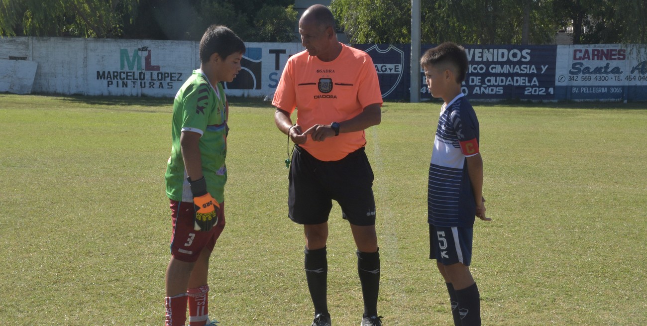 Celebrando el fútbol infantil 

