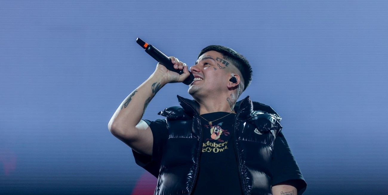 Video: Duki se enojó con un fanático en Italia y lo echó del show