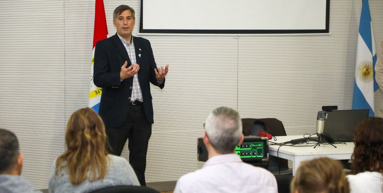 Provincia busca hacer más eficiente la compra de medicamentos e insumo