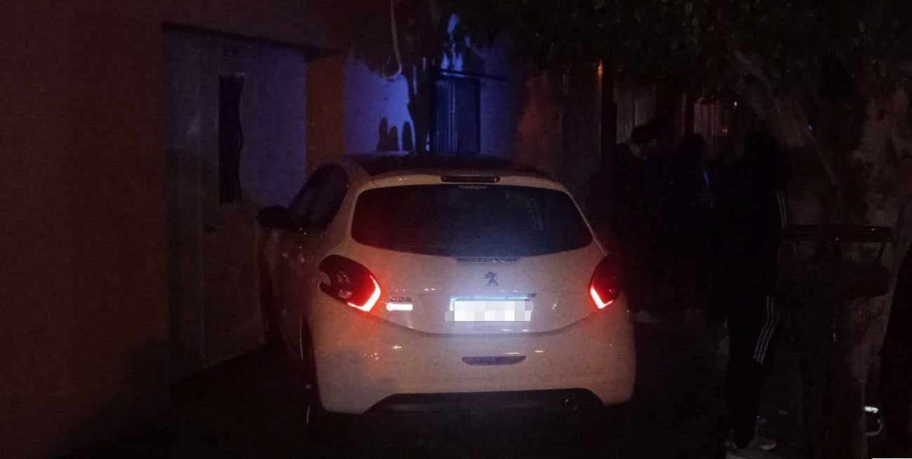 Se descompuso y chocó una casa en barrio Sargento Cabral