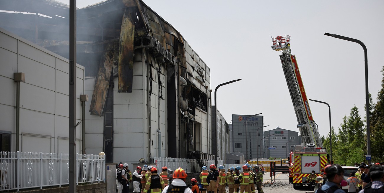 16 muertos y 5 heridos por el incendio de un fábrica de baterías en Corea del Sur