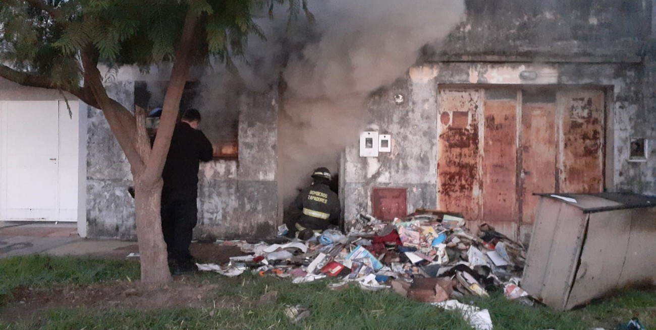 Video: incendio en una casa de barrio San Roque