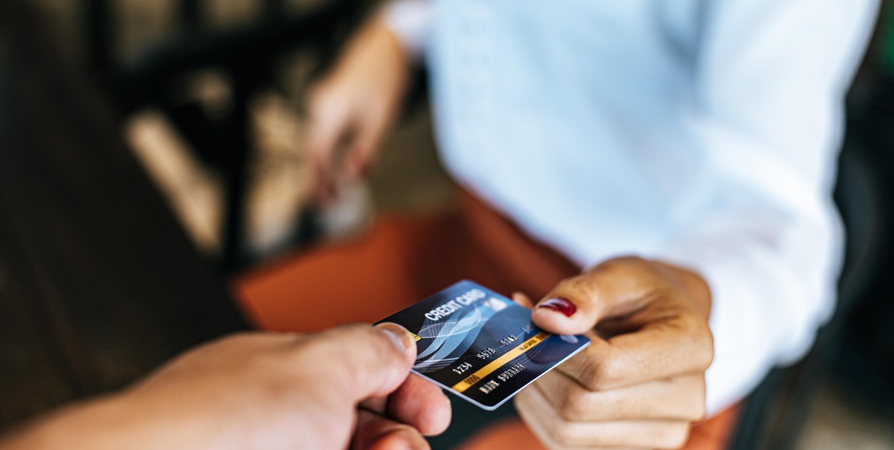 Un 42% de los santafesinos manifestó estar endeudado