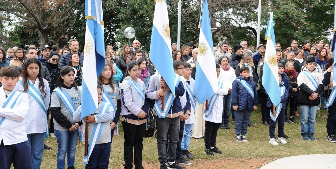 Más de 450 alumnos de cuarto grado juraron lealtad a la bandera en Santa Fe