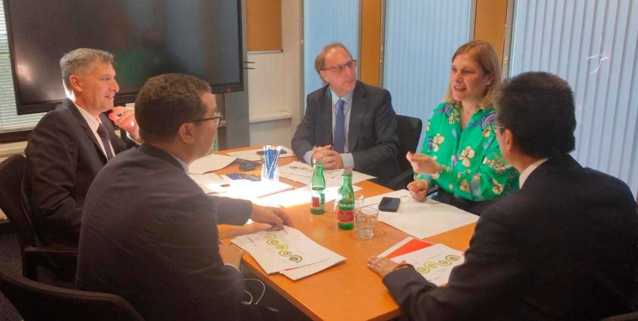 Inició la misión del gobierno santafesino por Europa en búsqueda de financiamiento