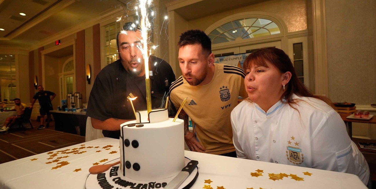 Messi viral: los festejos del cumpleaños y un saludo inesperado desde una ventana