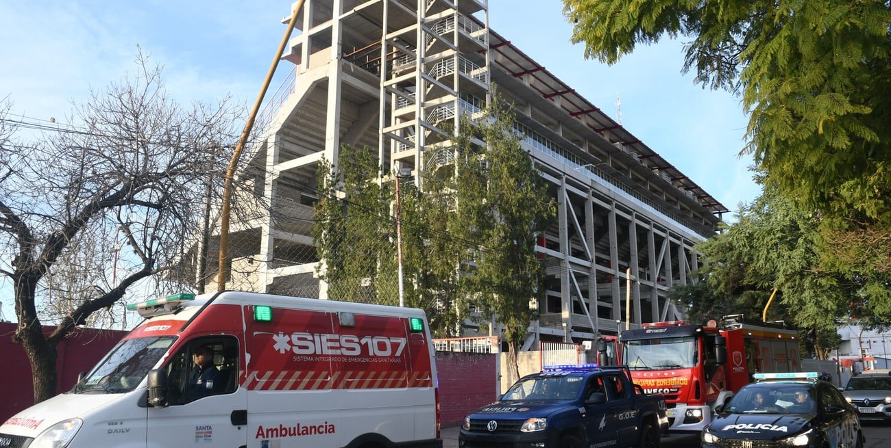 Un hombre quiso arrojarse al vacío desde una zona en construcción del club Unión