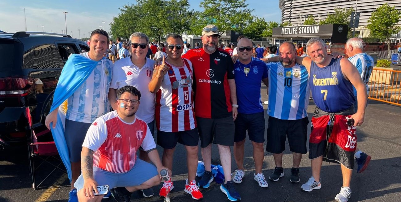 A pura picaña, salchichas, cerveza y fernet: la previa "argenta" en la Gran Manzana