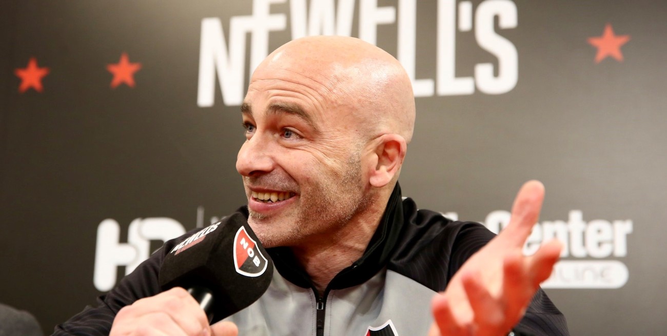 El "Gallego" Méndez fue presentado en Newell’s: "Intentamos sostener los proyectos a largo plazo"