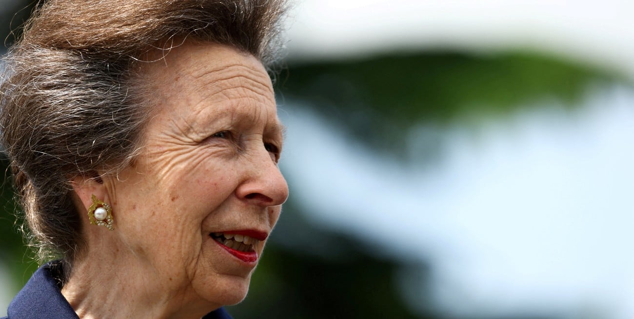 La princesa Ana recibió el alta médica tras su accidente con un caballo